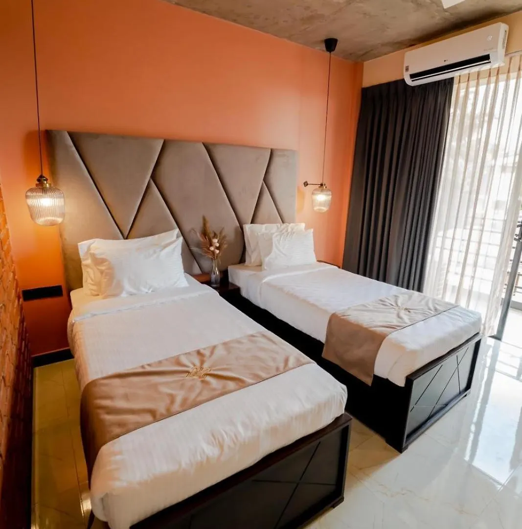 Limeshine - Airport Transit Hotels & Residences Katunayake 4*,
