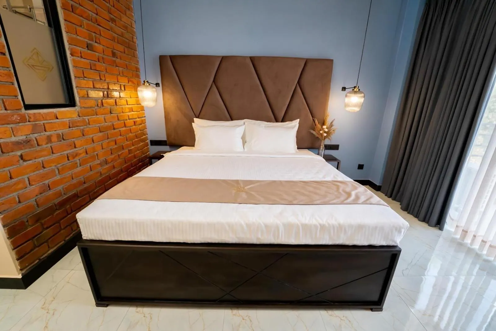 Limeshine - Airport Transit Hotels & Residences Katunayake 4*,