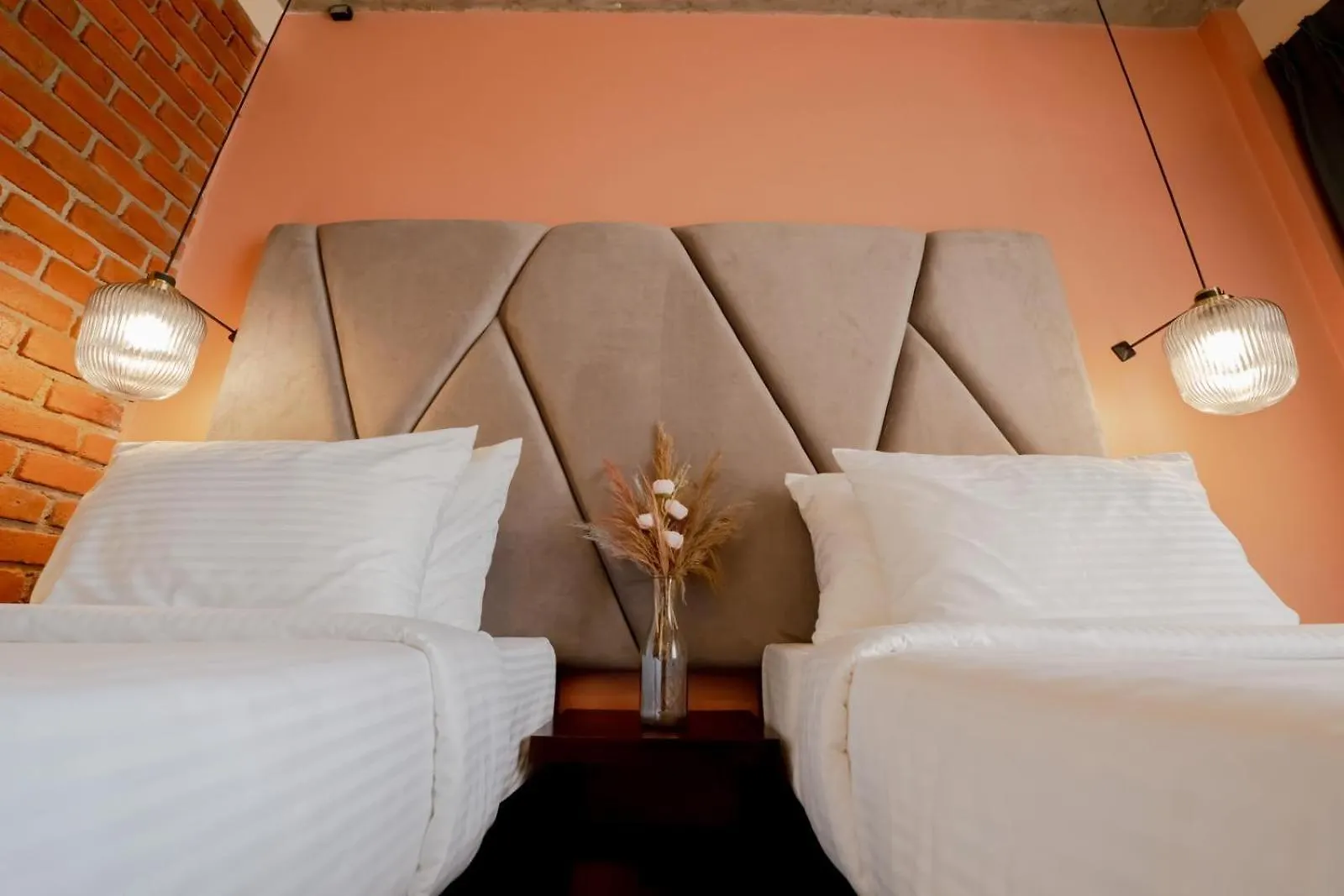 Limeshine - Airport Transit Hotels & Residences Katunayake