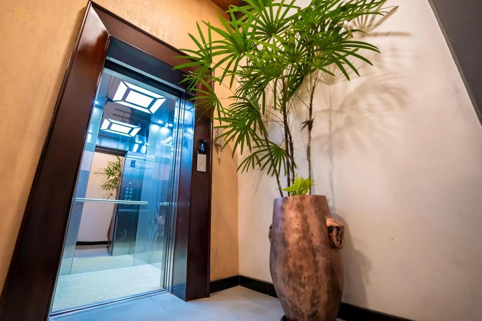 Limeshine - Airport Transit Hotels & Residences Katunayake