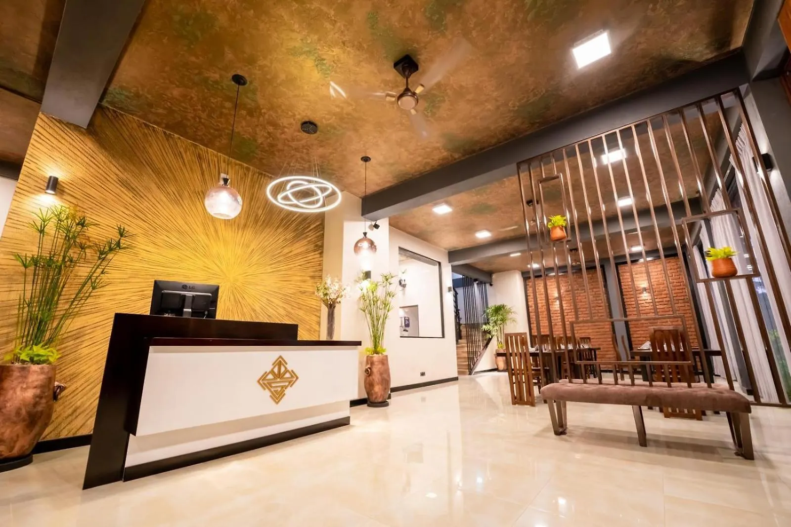 Limeshine - Airport Transit Hotels & Residences Katunayake