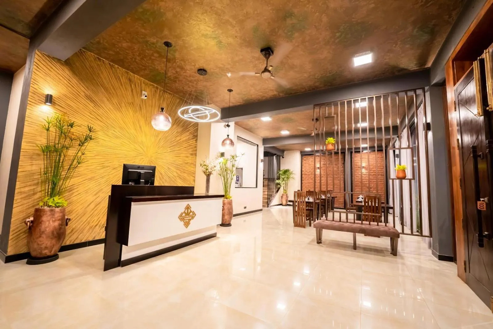 Limeshine - Airport Transit Hotels & Residences Katunayake