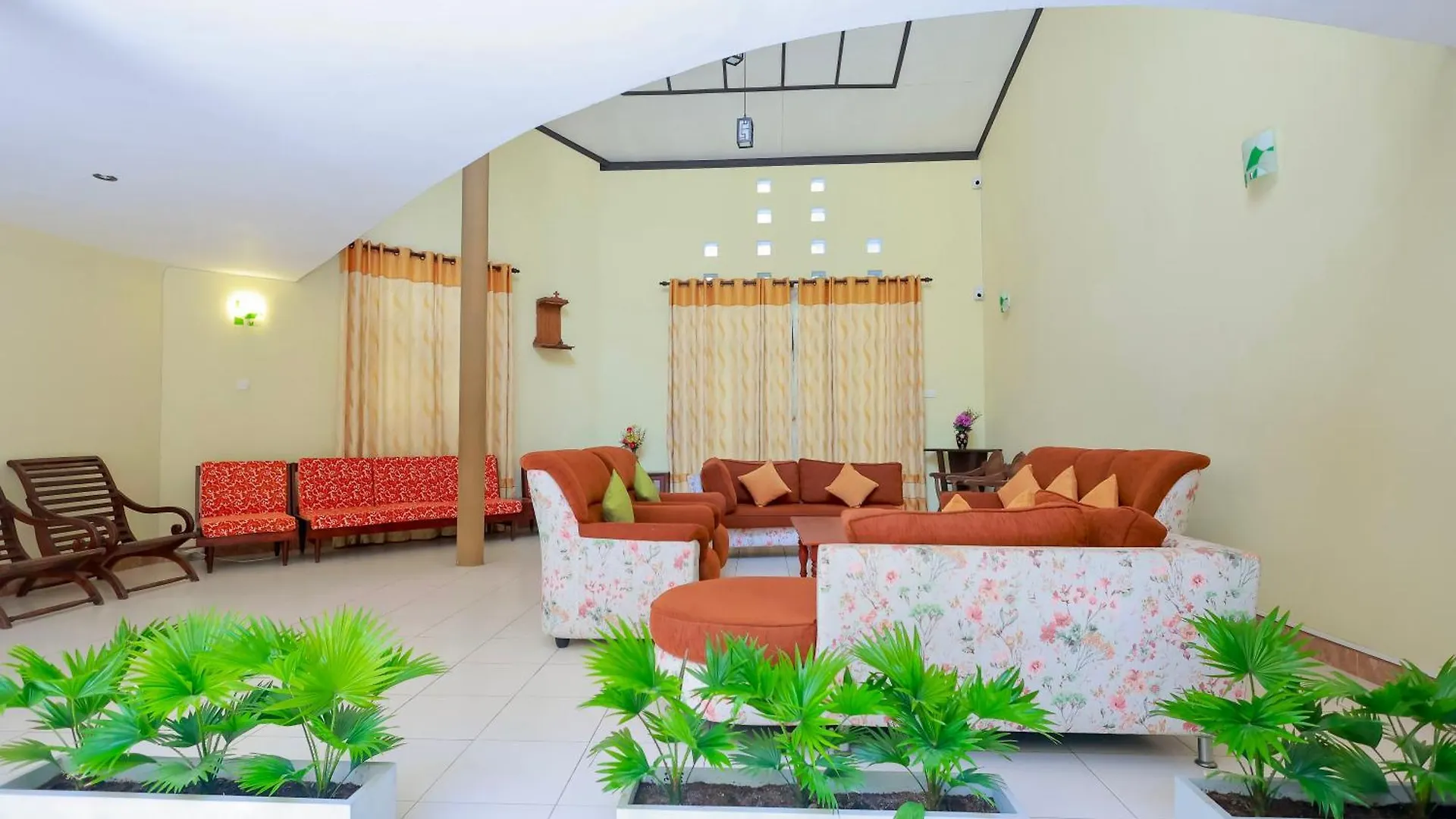 Limeshine - Airport Transit Hotels & Residences Katunayake